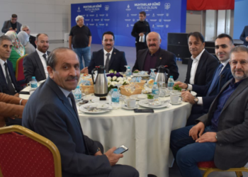 İmamoğlu, Muhtarlarla Bir Araya Geldi