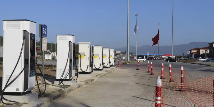 Yerli otomobilin ilk şarj istasyonu Bolu’da kuruldu!
