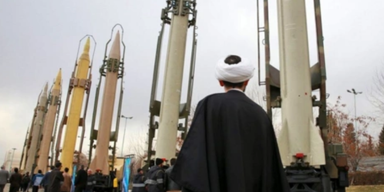 İran’dan İran hipersonik füze hamlesi!