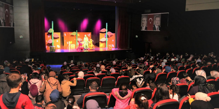 Çalışkan Karıncalar Yoğun İlgiyle İzlendi