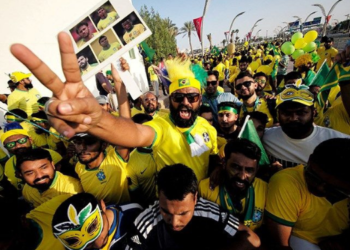 Katar’da kiralık taraftar iddiası!