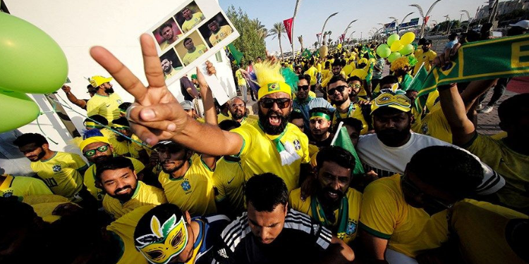 Katar’da kiralık taraftar iddiası!