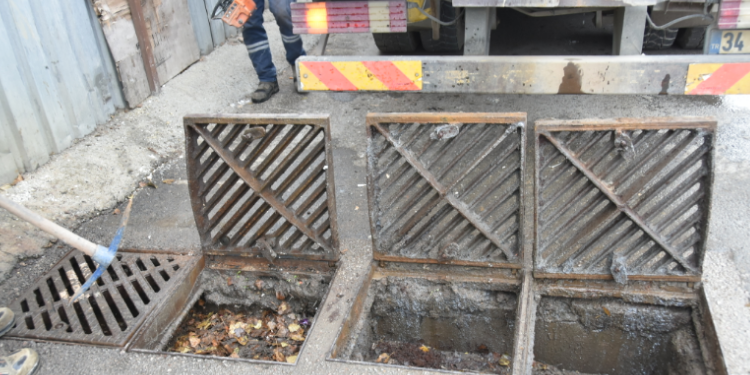 Pendik’te alt yapı çalışmaları sürüyor