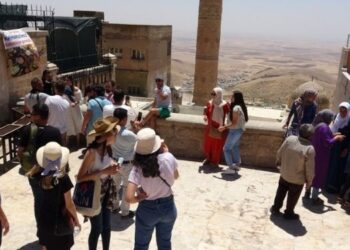 Şaka gibi: Rus turistler Madrid yerine Mardin’e gönderildi…