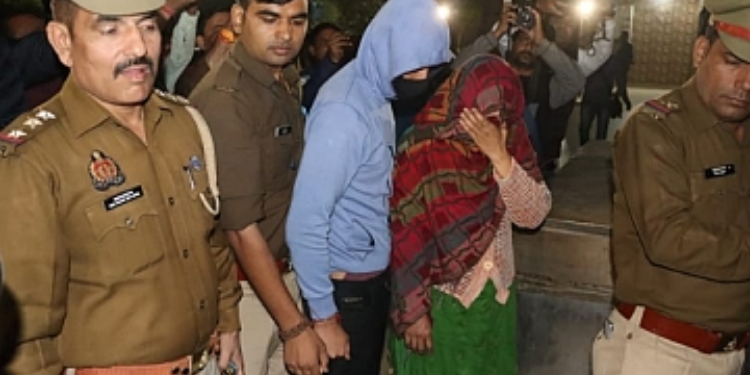 Namus cinayeti: Genç kadının cesedi bavuldan çıktı!