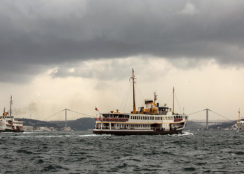 Deniz ulaşımına hava lodos engeli