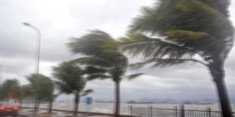 Marmara’da kuvvetli fırtına: Okullar tatil olabilir!