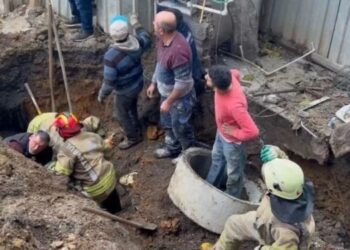 Sultanbeyli’de Göçük: 1 İşçi Toprak Altında Kaldı