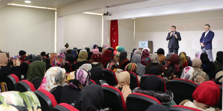 Sultanbeyli’de ”En iyi Narkotik Polisi Anne” Semineri