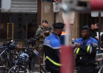 Paris sokakları karıştı!