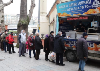 KARTAL BELEDİYESİ’NDEN REGAİB KANDİLİ’NDE VATANDAŞLARA LOKMA İKRAMI