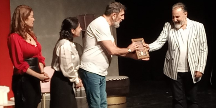 Cem Özer, ‘Çılgın Zamanlar’ ile Maltepe’de sahne aldı