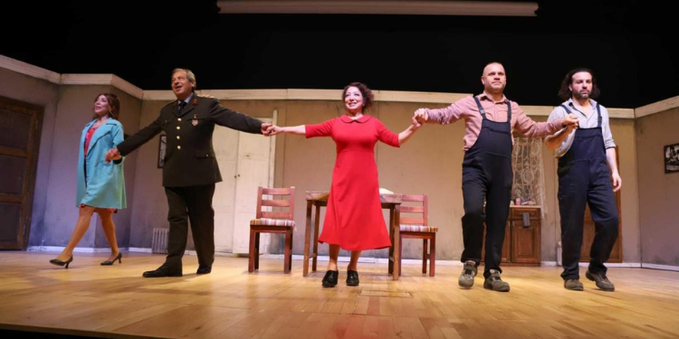 YASEMİN YALÇIN TİYATROSU KARTALLI TİYATROSEVERLERLE BULUŞTU