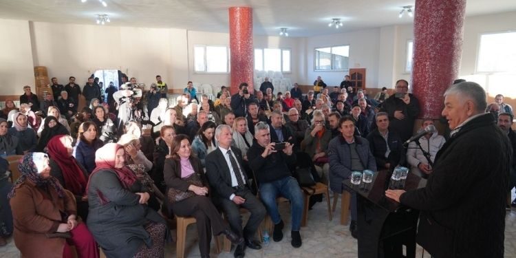 ÇİFTÇİYE 10 TON KOMPOST GÜBRE DAĞITILDI