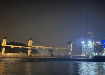 Boğazda gemi trafiği askıya alındı