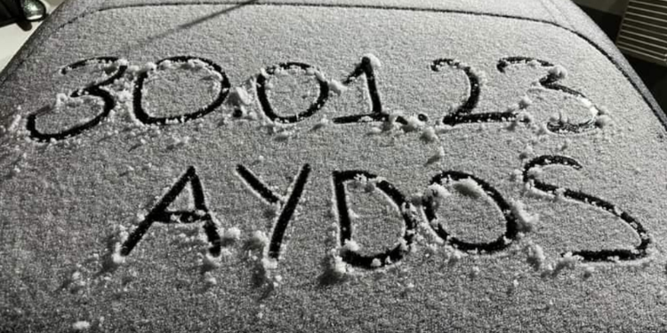 İstanbul’da beklenen kar yüzünü gösterdi! İzlanda soğukları geliyor!