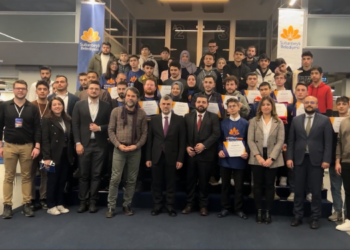 Sultanbeyli’de Üretken Gençler Girişimcilik Sertifikalarını Aldı