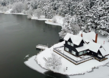 Gölcük Tabiat Parkı beyaz örtüye büründü!