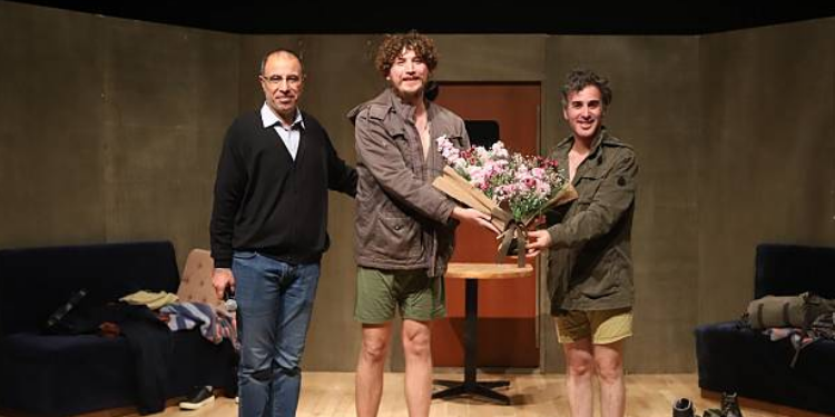 KARTALLI SANATSEVERLER HER AKŞAM BAŞKA BİR OYUNLA BULUŞUYOR