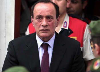 Alaattin Çakıcı Kumar Oynayan Avukatını Kovdu!