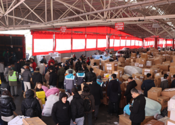 ATAŞEHİR’DEN 80 YARDIM TIR’I DEPREM BÖLGELERİNE GÖNDERİLDİ