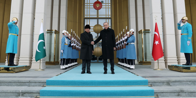 Başkan Erdoğan, Pakistan Başbakanı ile görüştü