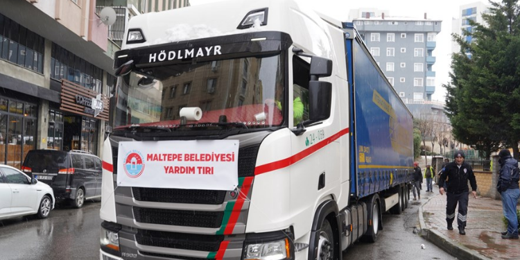 Maltepe’de afetzedeler için büyük dayanışma