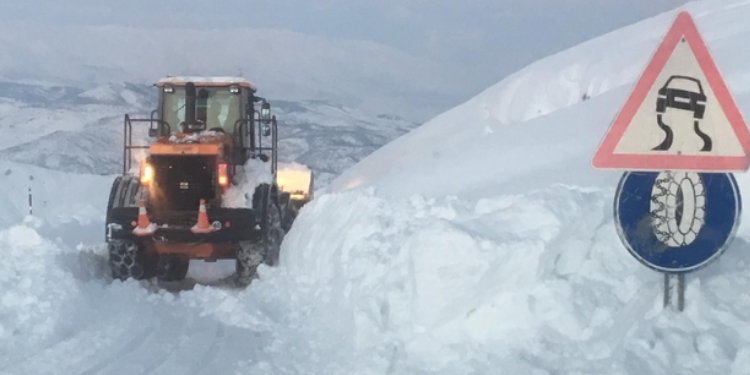 Kar nedeniyle 55 köye ulaşım durdu