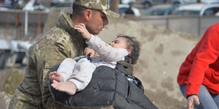 15 aylık bebekten mucize kurtuluş!