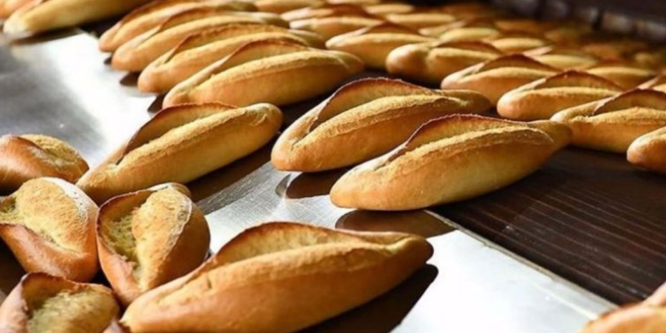 10 ilde depremzedelere fırınlar ücretsiz ekmek dağıtacak