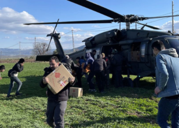 Kırsaldaki depremzedelere askeriyeden yardım eli