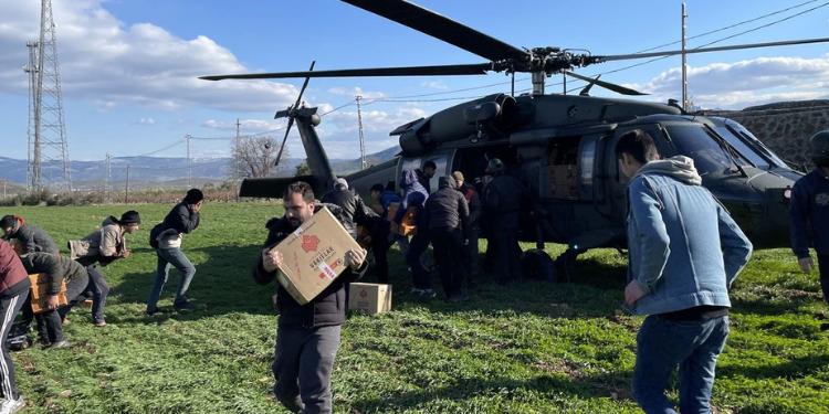 Kırsaldaki depremzedelere askeriyeden yardım eli