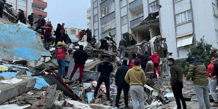 Depremde can kaybı 14 bin 351’e yükseldi