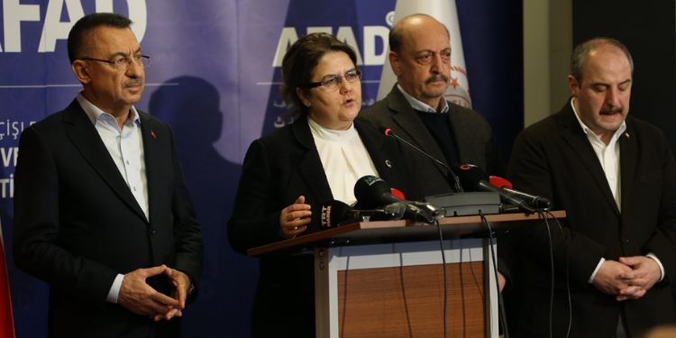 Enkaz kurtarılan çocuklar bakanlık korumasında!