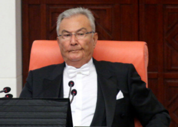 Deniz Baykal hayatını kaybetti