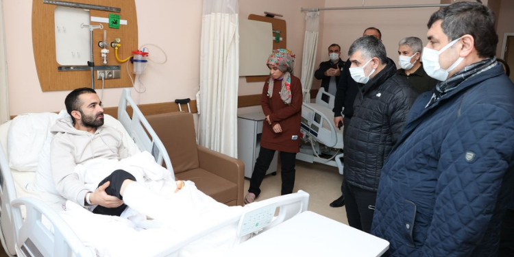 Sultanbeyli’ye Getirilen Depremzedelerin Tedavisi Sürüyor