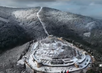 Aydos Kalesi Beyaza Büründü