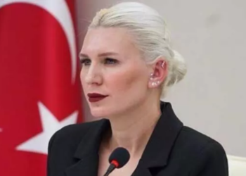 Kolonları kesilen binalar yıkılacak!