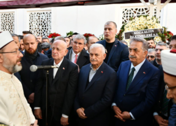 Binali Yıldırım’ın Annesi Son Yolculuğuna Uğurlandı