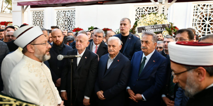 Binali Yıldırım’ın Annesi Son Yolculuğuna Uğurlandı