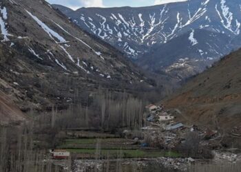Fay hattı üzerindeki köy 1,5 metre yükseldi!