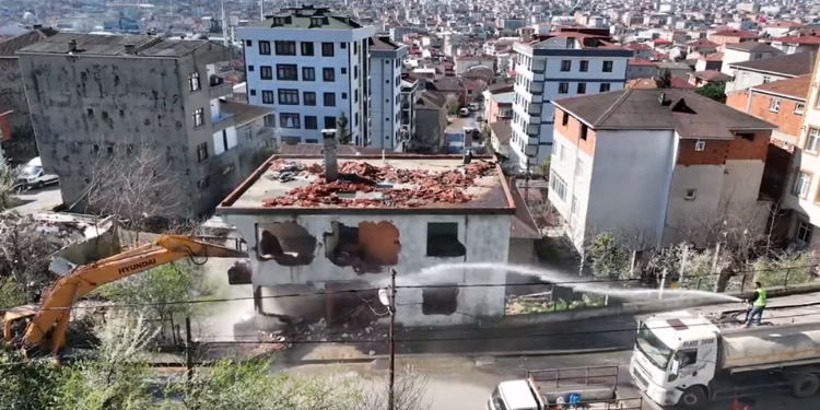 SULTANBEYLİ’DE KENTSEL DÖNÜŞÜM SEFERBERLİĞİ SÜRÜYOR