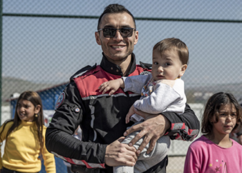 Yunus Timleri  Depremzede Çocuklarla Moral Oluyor