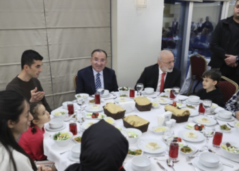 Bakan Bozdağ Depremzedelerle İftarda Buluştu