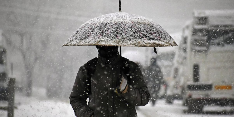 Mart kapıdan baktırdı!