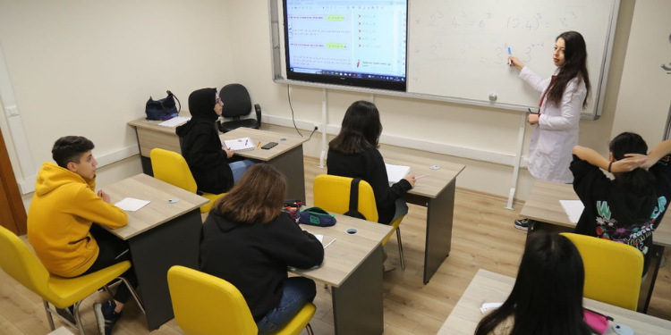 İBB’den depremzede öğrencilere eğitim desteği