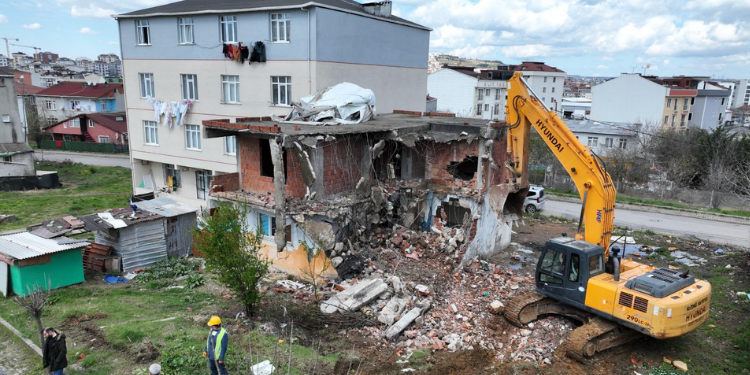 Sultanbeyli’de Kentsel Dönüşüm Seferberliği Sürüyor