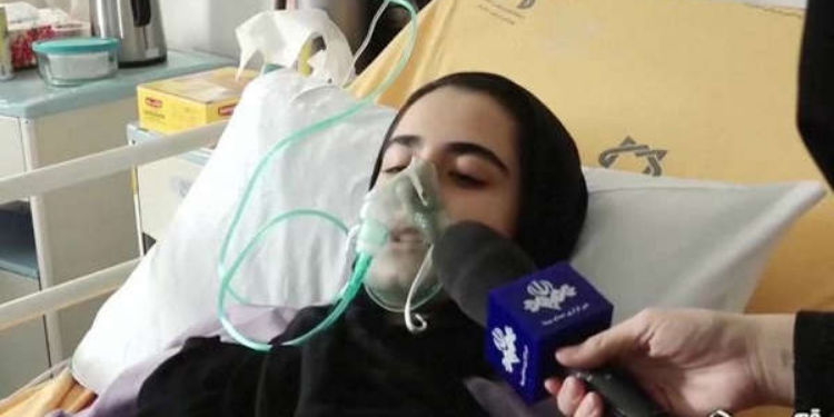 52 okulda 2 bin kız öğrenci zehirlendi!