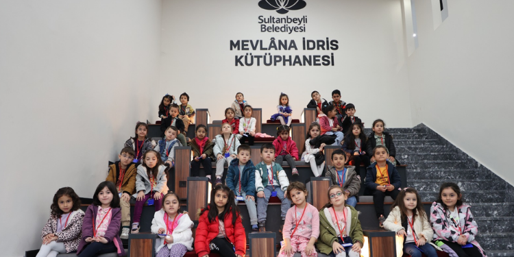 Çocuklar Sultanbeyli’de Depremzede Kardeşleri İçin Kitap Yazdı