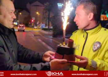 Denetim Yapan Polis Ekiplerine Pastalı Sürpriz